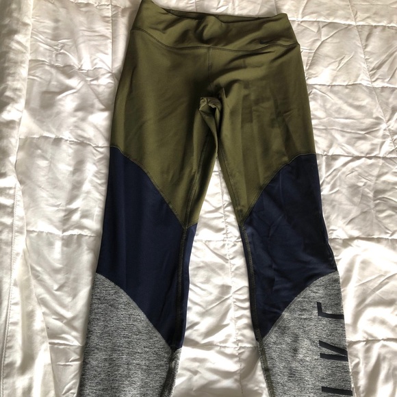 Nike Pants - Nike Dri-Fit leggings with mesh